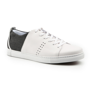 M. moustache - René